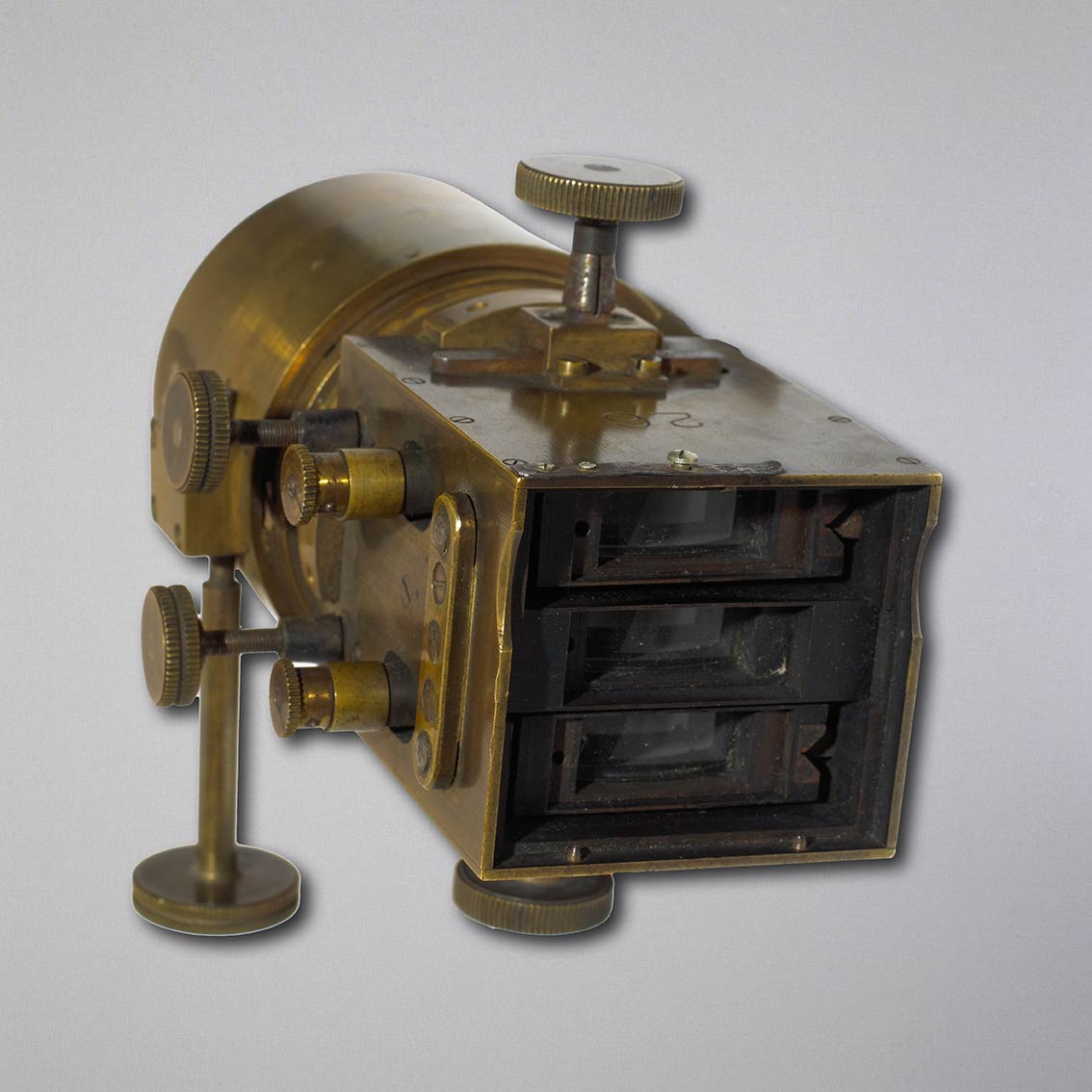 Objectif trichrome allant sur le projecteur chronochrome. 1913