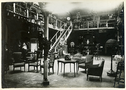 Cité Elgé - magasin des meubles