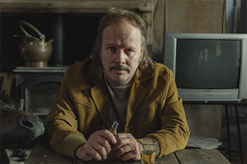 Philippe Katerine dans « Voleuses ». GAEL TURPO/NETFLIX