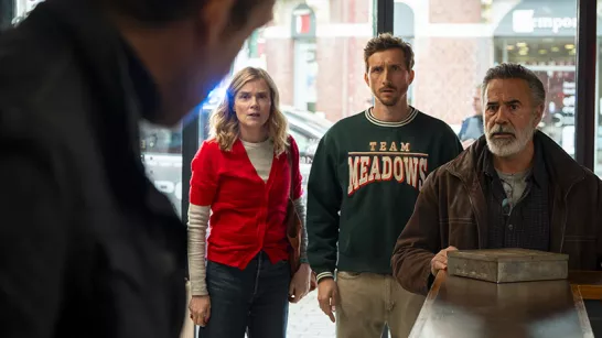 Blanche Gardin, Baptiste Lecaplain et José Garcia sur la première image de A Double Tour
