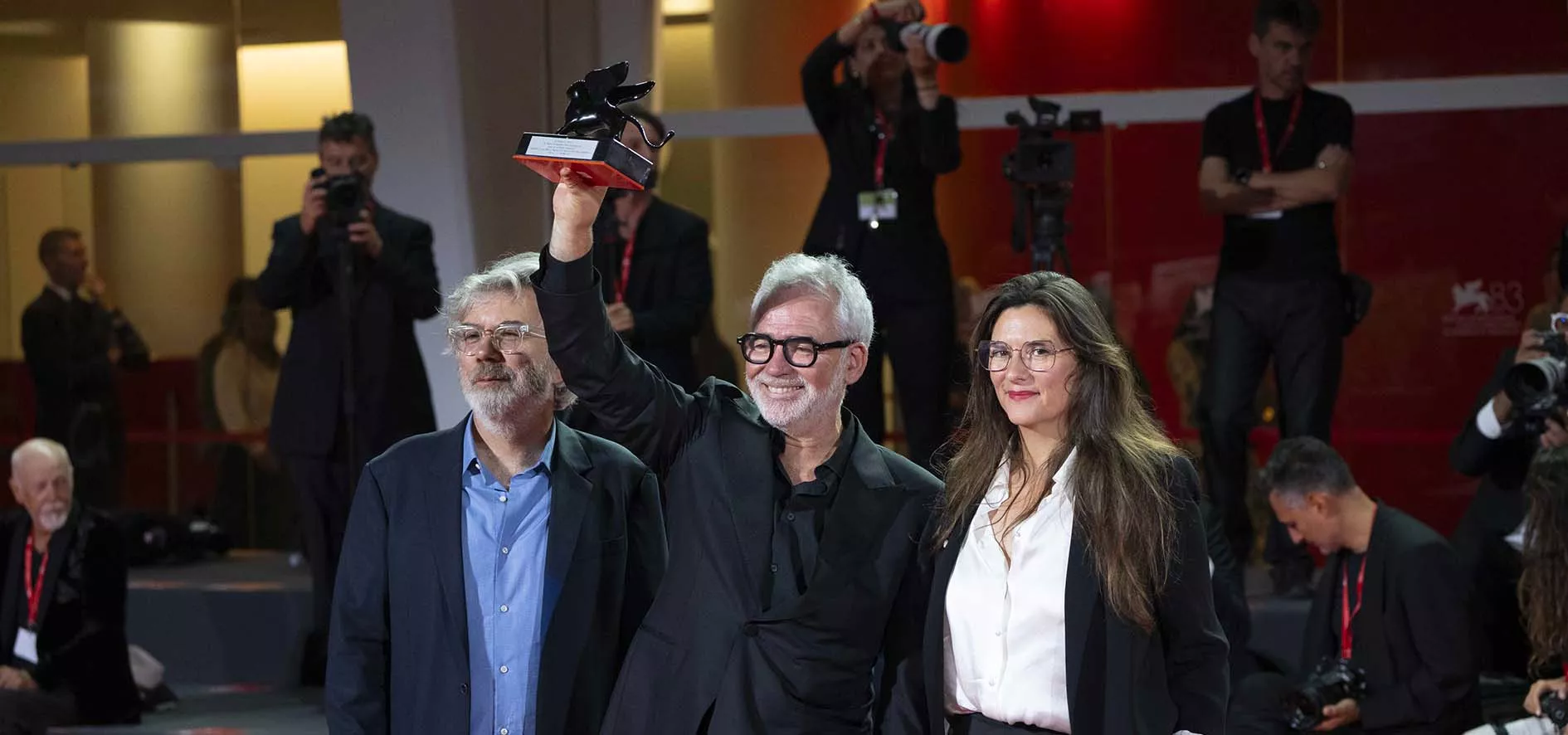 Stéphane Brizé, Coralie Amédéo et Olivier Gorce avec leur prix