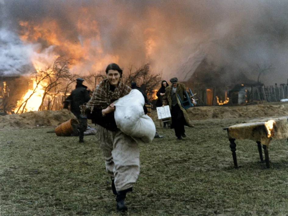 LES POSSEDES - Still