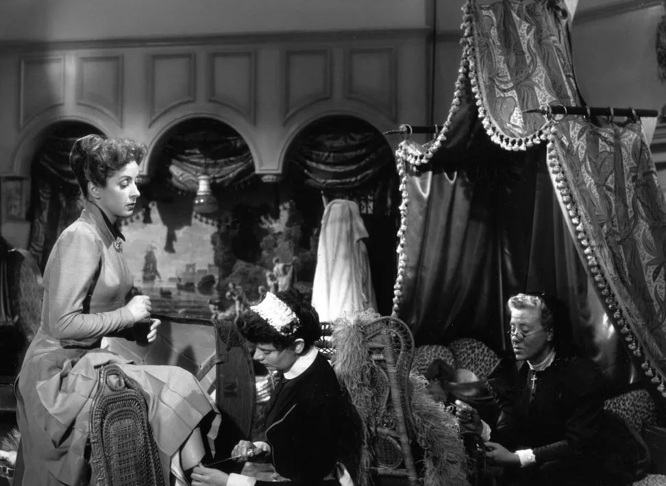 MADAME DE... - Still