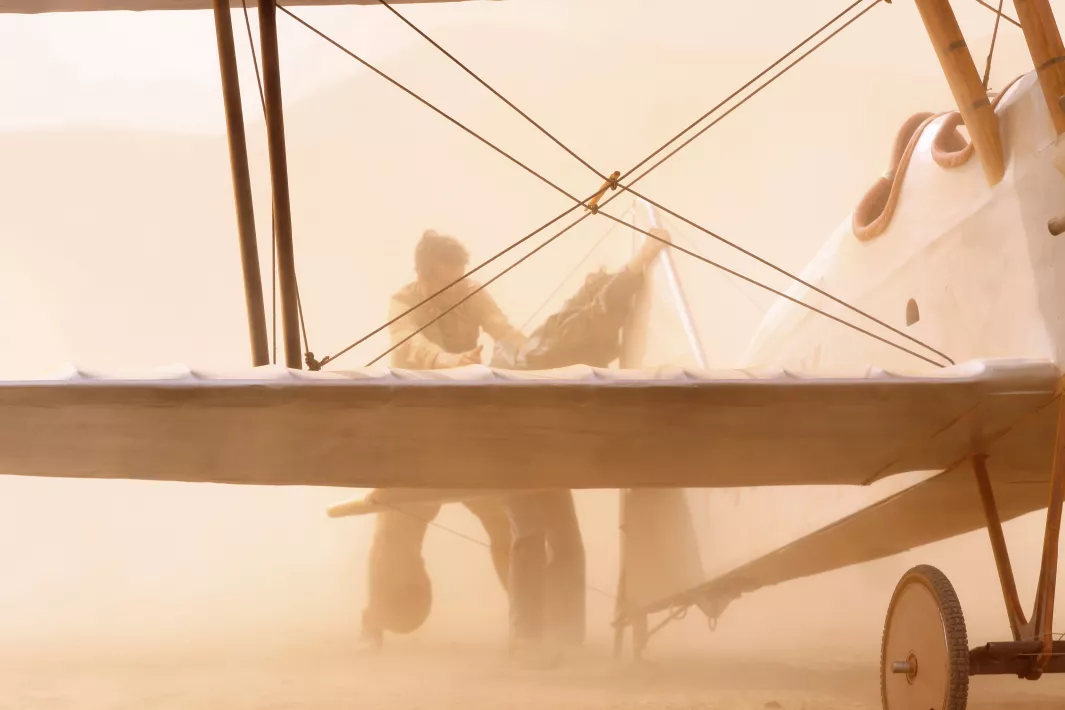 THE LAST FLIGHT - Still