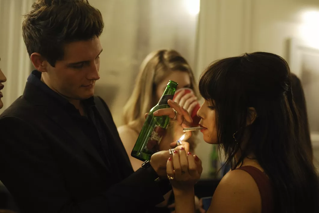 TWELVE - Still of Nico Tortorella & Zoe Kravitz