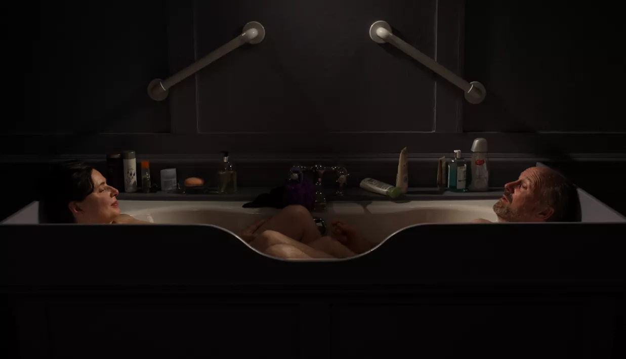 LATE BLOOMERS - Still of Isabella Rossellini William Hurt