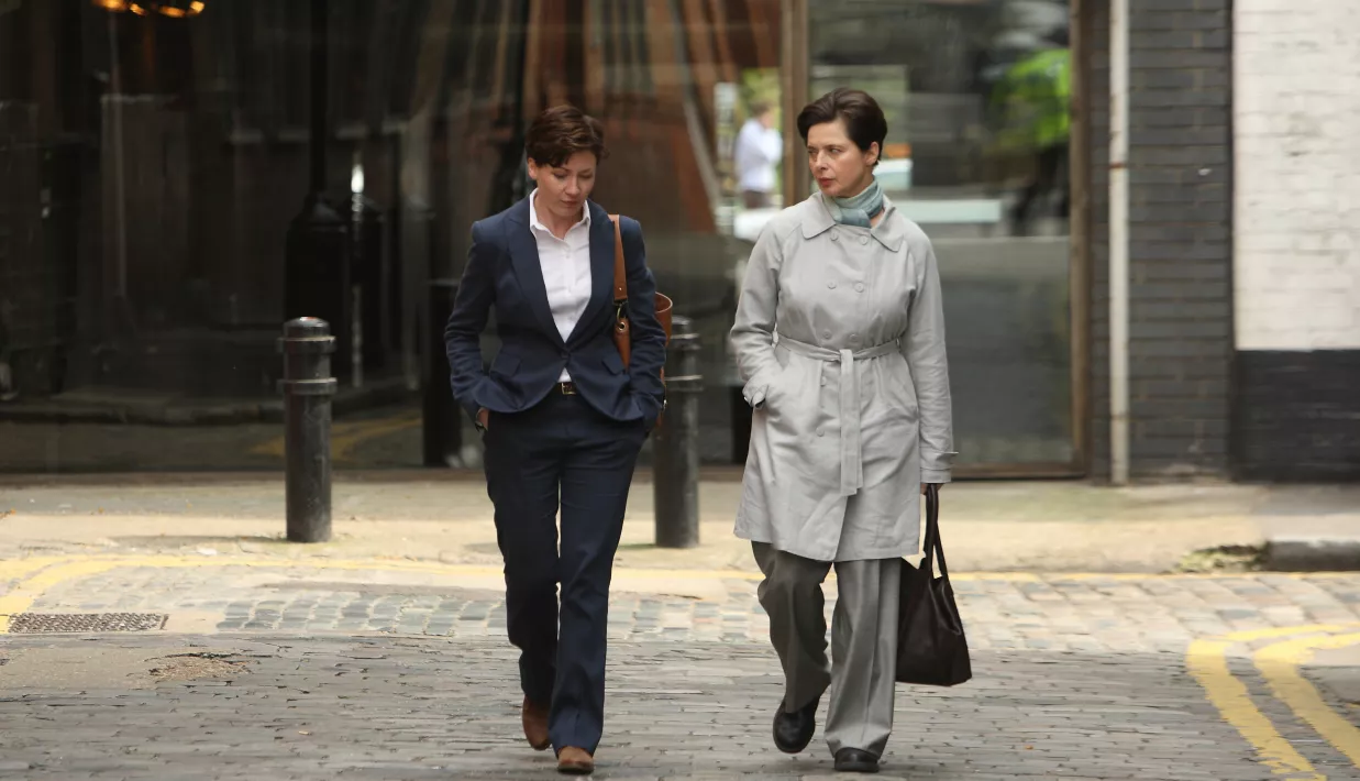 LATE BLOOMERS - Still of Isabella Rossellini Kate Ashfield