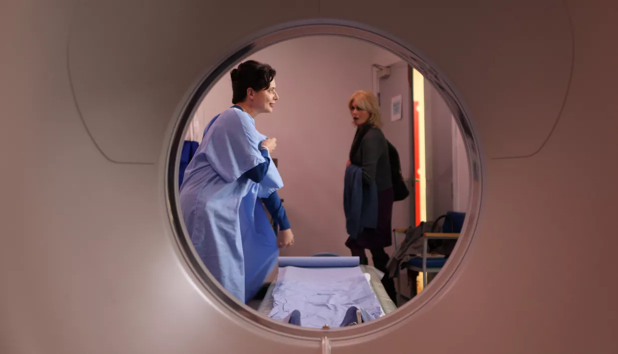 LATE BLOOMERS - Still of Isabella Rossellini Joanna Lumley