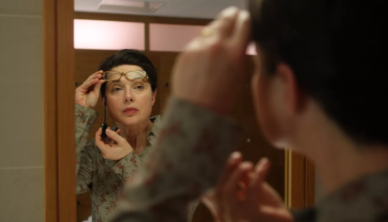 LATE BLOOMERS - Still of Isabella Rossellini