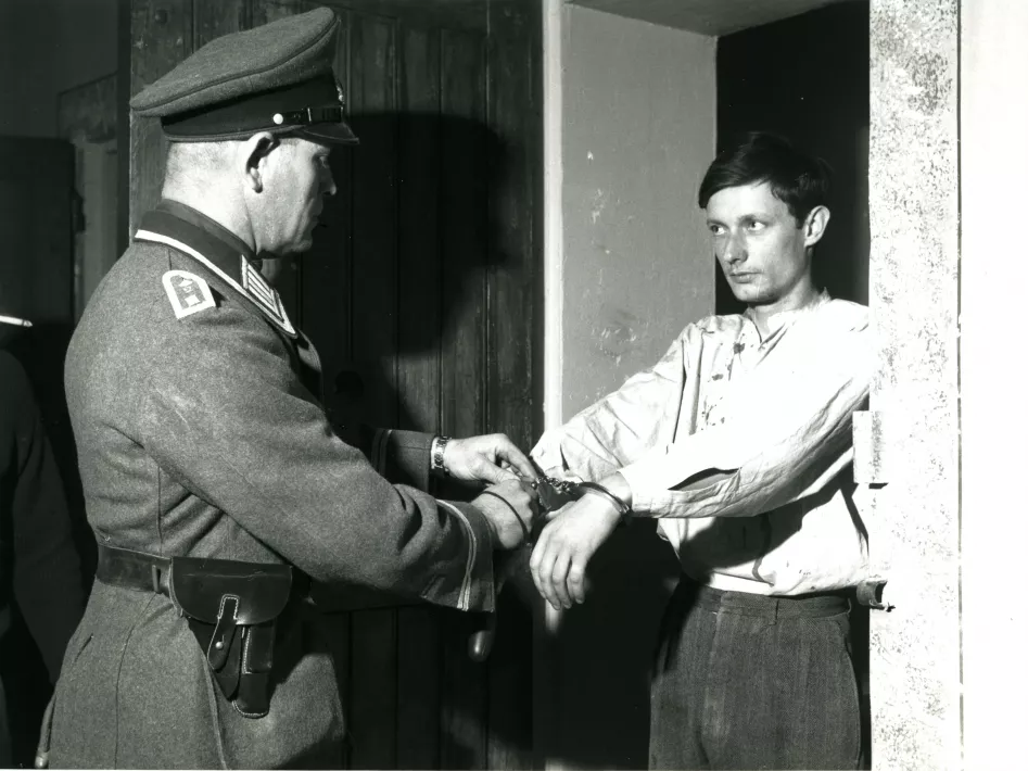 A MAN ESCAPED - Still