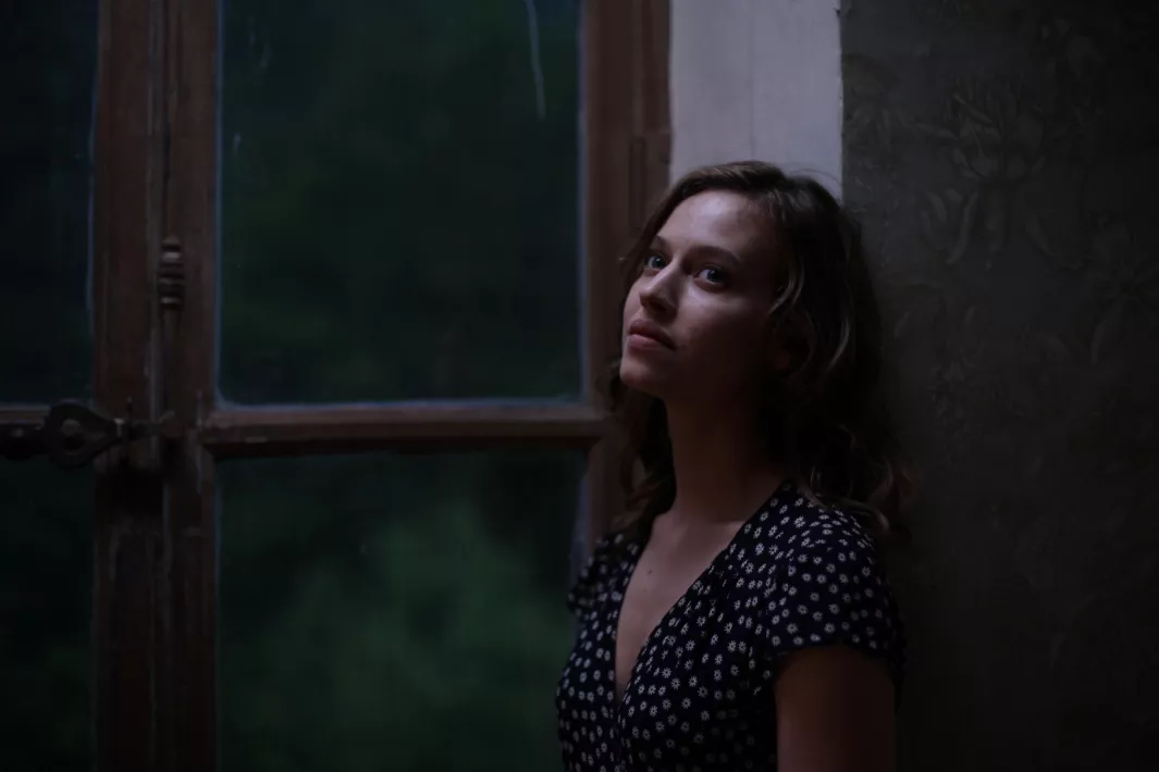 PURE AS SNOW (Blanche Comme Neige) - Still