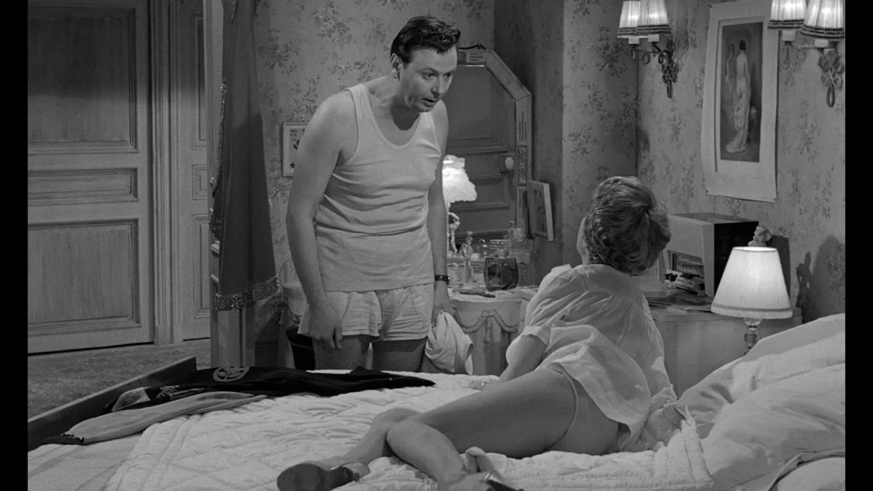 THE CONTERFEITERS OF PARIS - Stills