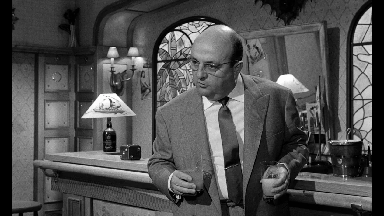 THE CONTERFEITERS OF PARIS - Stills