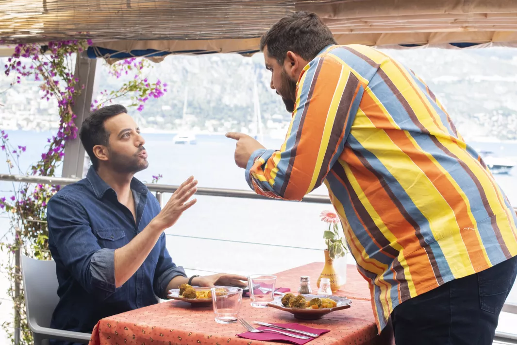 NATURAL BORN LIAR - Still