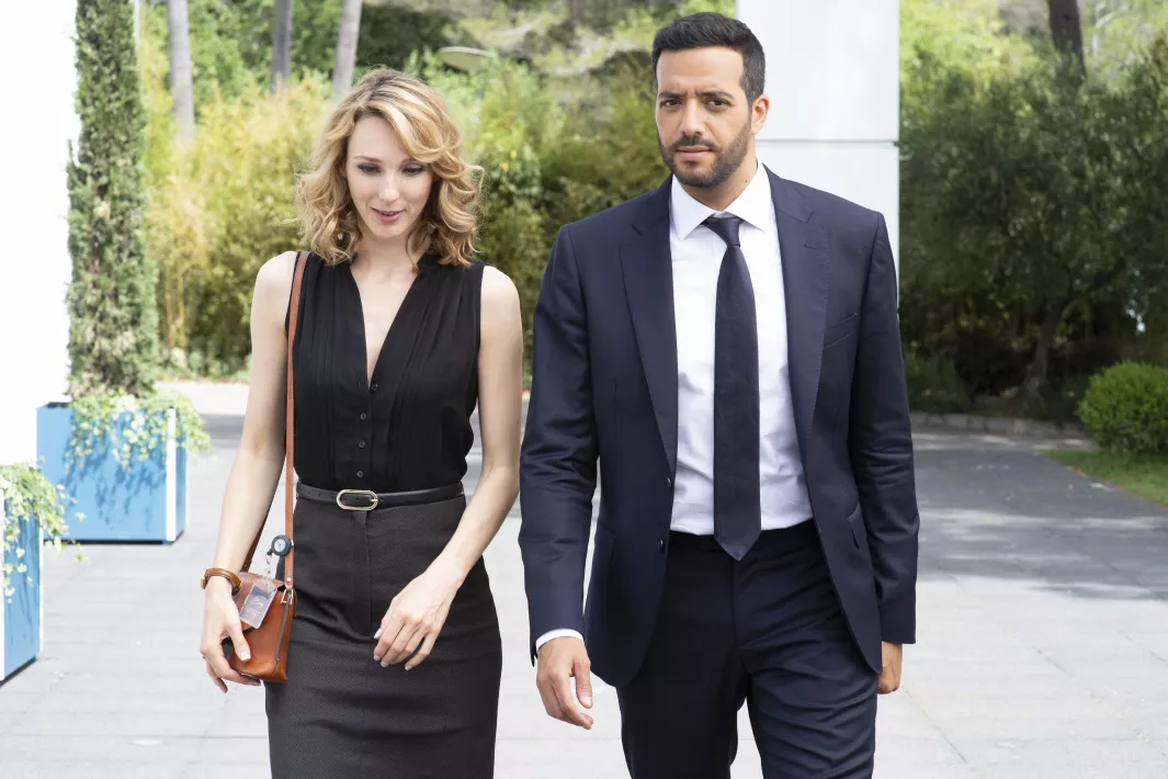 NATURAL BORN LIAR - Still