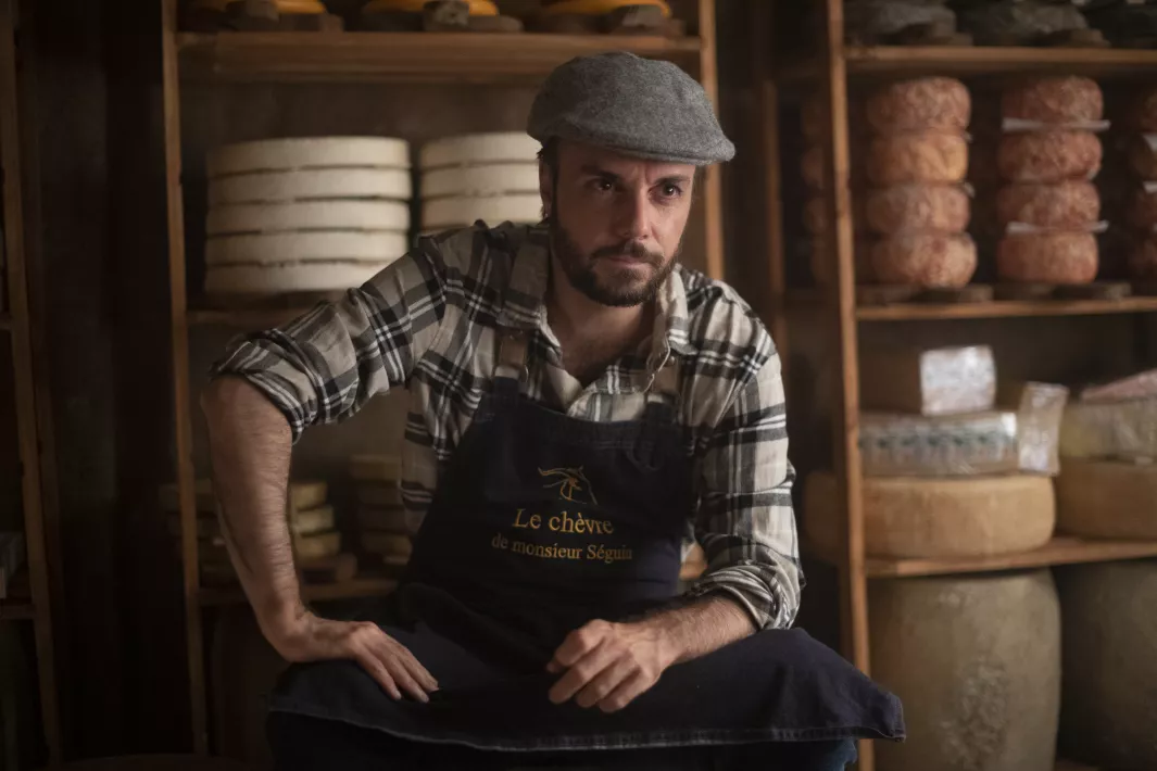 NATURAL BORN LIAR - Still