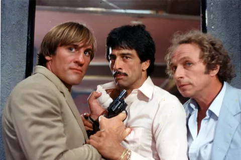 KNOCK ON WOOD - Still