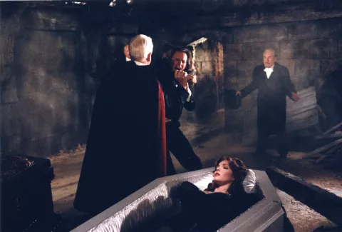 Dracula dead and loving it en Gaumont born with cinema