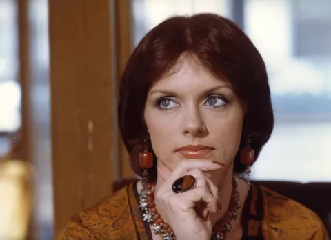 AN ELEPHANT CAN BE EXTREMELY DECEPTIVE - Still of Anny Duperey