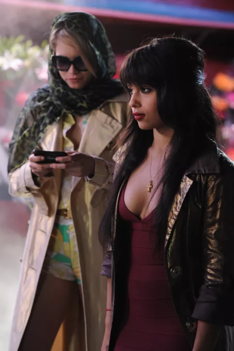 TWELVE - Still of Zoe Kravitz