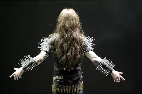 POP REDEMPTION - Still of Julien DorĂ©