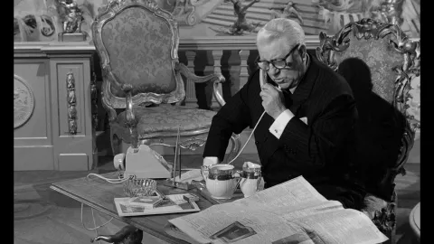 THE CONTERFEITERS OF PARIS - Stills