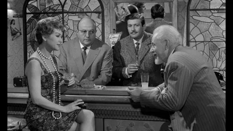 THE CONTERFEITERS OF PARIS - Stills