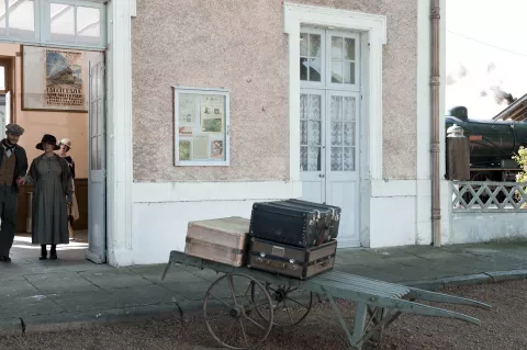 BEHIND THE WALLS - Still