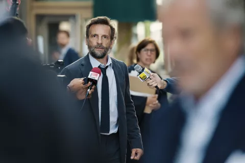 LES CHOSES HUMAINES - Still