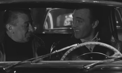 UN TEMOIN DANS LA VILLE - Still