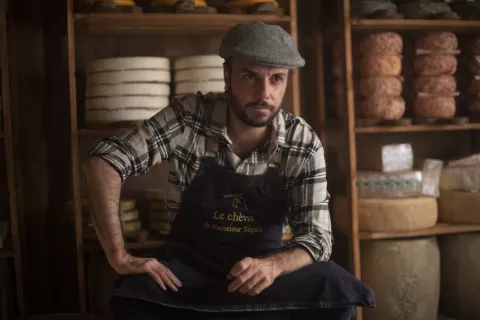 NATURAL BORN LIAR - Still